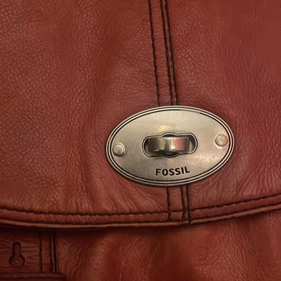 Red Fossil Cross Body Bag - Picture 11 of 11
